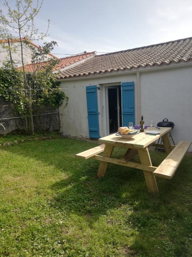 Le Gite Des Megalithes Le Bernard 外观 照片